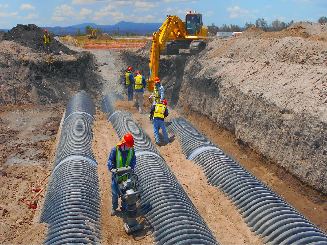 Instalación de tubería PEAD corrugado Stormtite ADS en zanja de obra